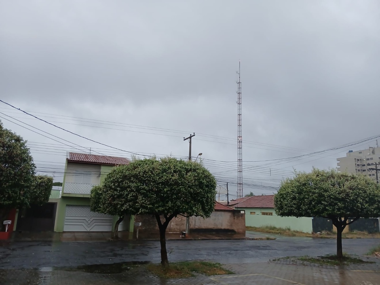 Cidade tem 94% de chance de chuva e temperaturas variando entre 18°C e 25°C. Foto : Ana Cristina Santos /JPNews 