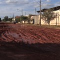 Moradores ficam impedidos de transitar em rua do bairro Jardim Alvorada