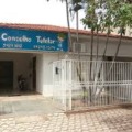 Conselheiro tutelar é agredido à cadeiradas durante fiscalização em residência