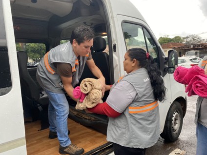 Ação emergencial oferece abrigo e assistência a pessoas em situação de rua durante frente fria na Capital Ação emergencial oferece abrigo e assistência a pessoas em situação de rua durante frente fria na Capital