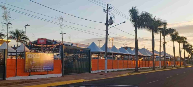 Estão disponíveis 109 vagas, distribuídas entre quatro categorias: ambulantes, artesanato, food trucks e barracas. (Foto: Arquivo/Assecom)