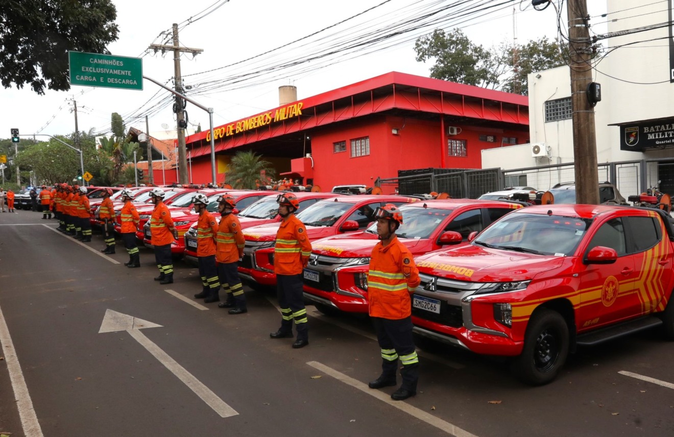 Entrega inclui veículos para combate a incêndios e reforço das escoltas da Polícia Penal - Foto: Divulgação/Governo de MS