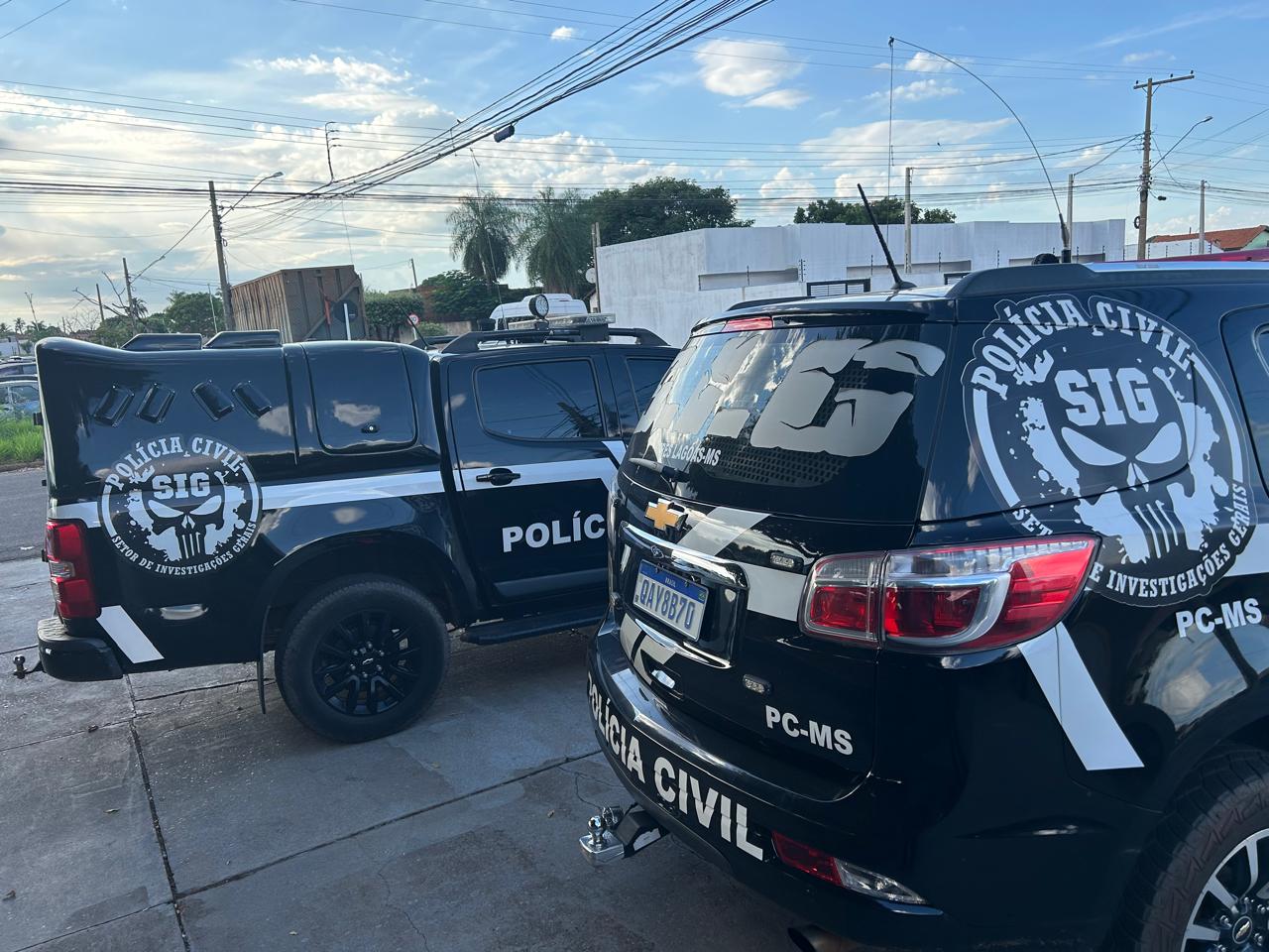 Ao ver o camburão, ladrão tentou fugir mas foi alcançado e preso: Divulgação/Polícia Civil 