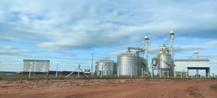olícia recupera cargas de soja após roubo em silo da zona rural de Bandeirantes.