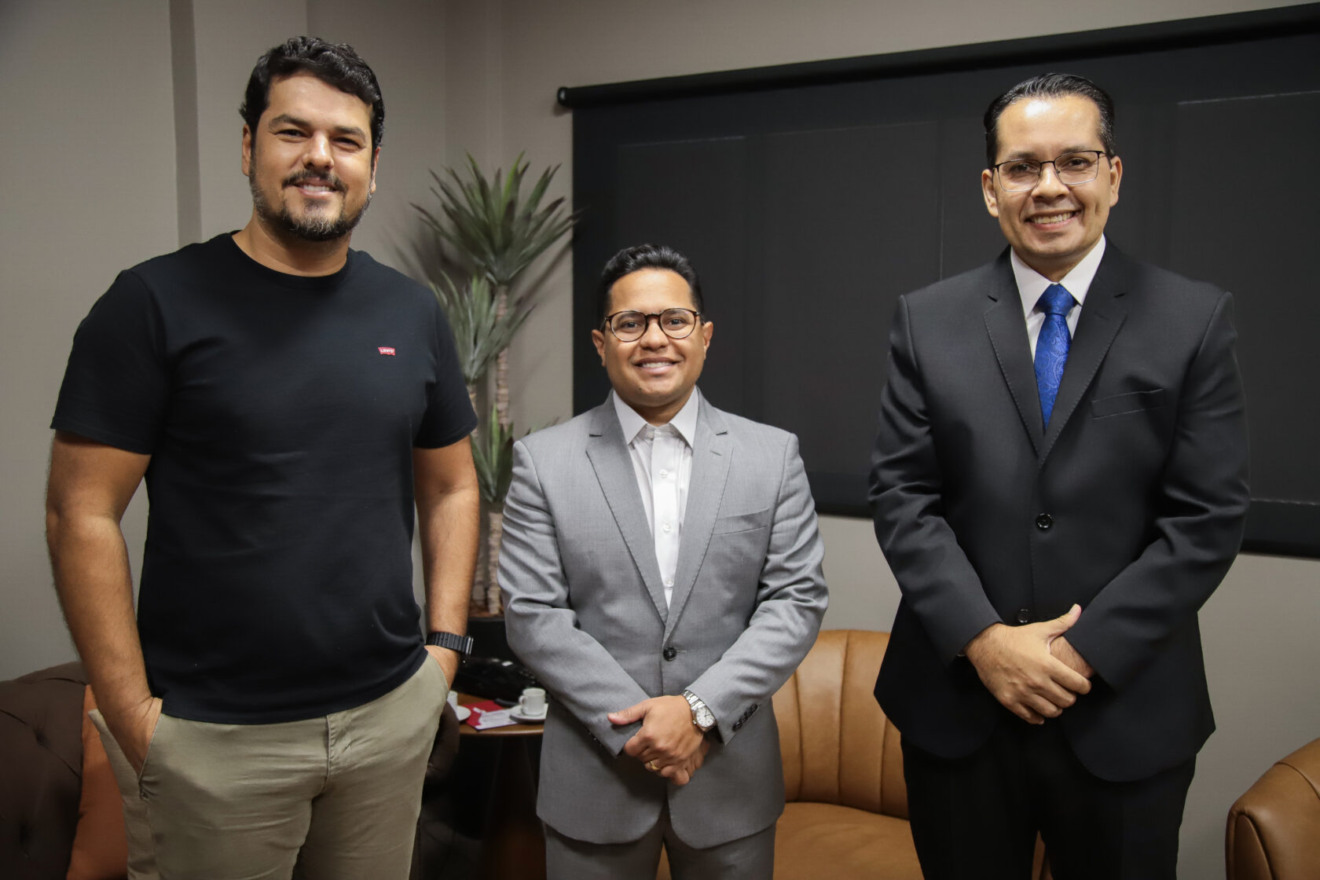 Reunião realizada no gabinete da presidência da CMCG nesta quinta-feira (8) - Foto: Reprodução/CMCG