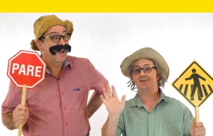 Os humoristas Tchó e Béppi estarão em Dourados neste sábado (17), às 20h, na Praça Antônio João, com um show gratuito. (Foto: Assecom)