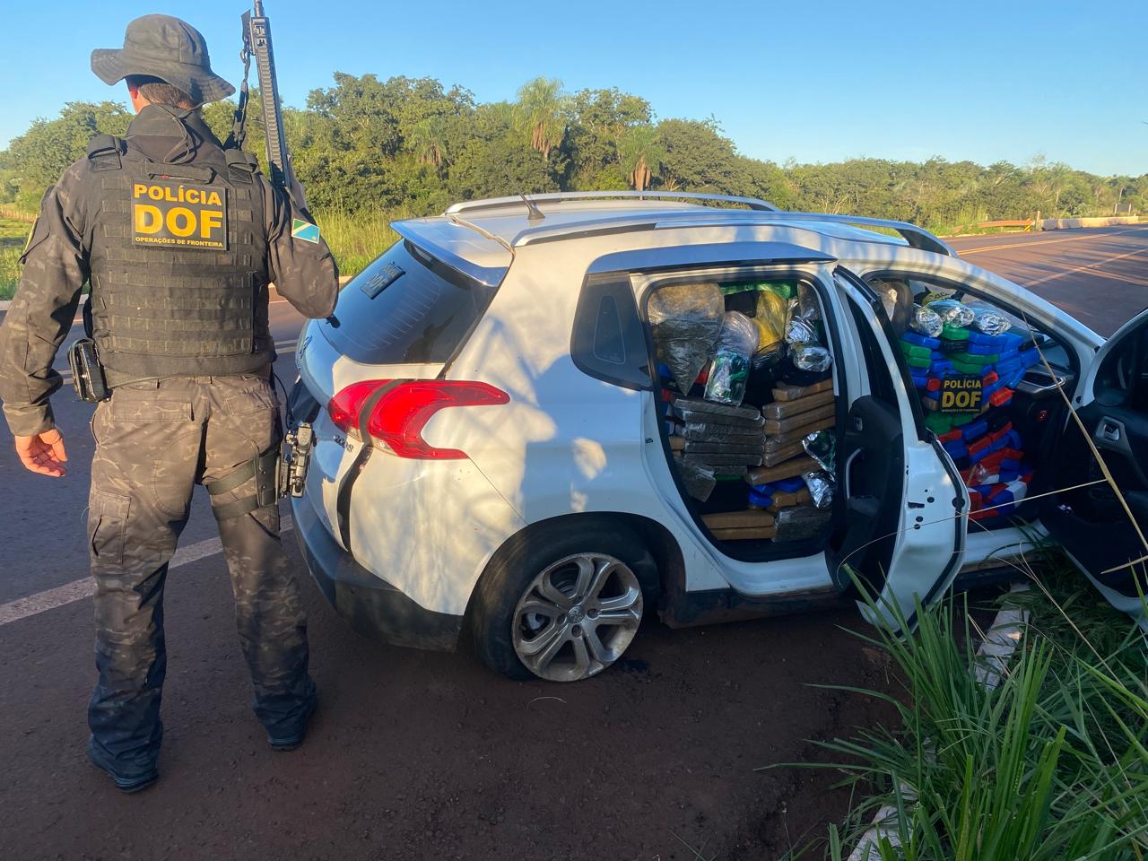 Apreensão aconteceu na MS-460, rota frequentemente usada por traficantes na região de fronteira - Foto: Divulgação/DOF