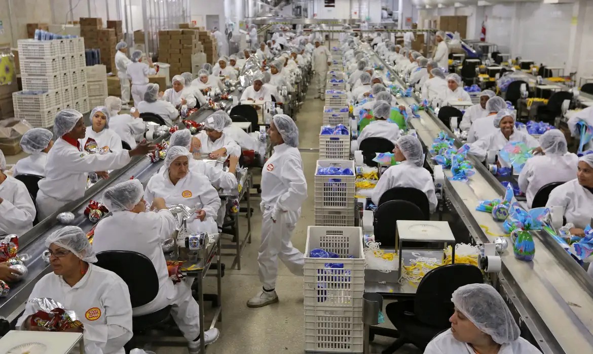 Em relação a março do ano passado, houve avanço de 3,1%. Nesse tipo de comparação, é a décima alta positiva seguida. Em 12 meses, a indústria acumula 3,1%. Foto: Reprodução/Agência Brasil