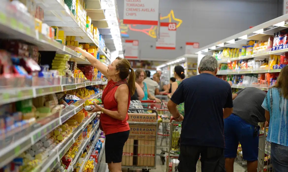 O índice é o maior para um mês de abril desde 2023 (0,61%). Em abril de 2024, a variação havia sido de 0,38%. Foto: Reprodução/Agência Brasil