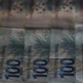 Focus prevê IPCA menor e dólar mais baixo em 2025