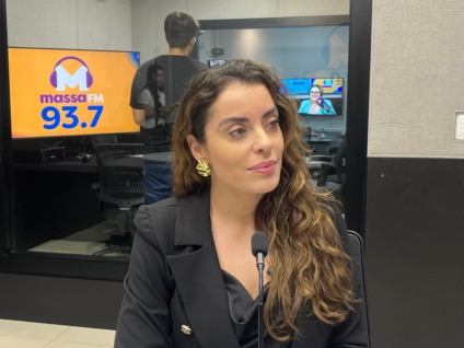 Pamela Fiuza nos estúdios da Massa FM Campo Grande - Foto: Luiz Gustavo Soares/Portal RCN67