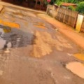 Parte considerável das ruas da cidade está esburacada (Foto: Toni Fernando/Cultura FM)