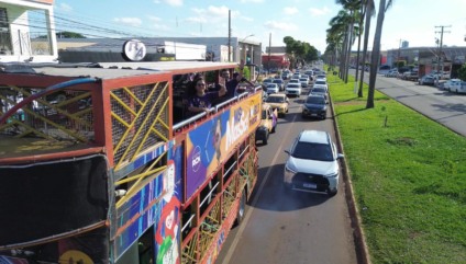 Carreata da Invasão Massa FM percorre principais avenidas de Dourados Carreata da Invasão Massa FM percorre principais avenidas de Dourados