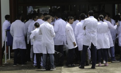 Prazo para contestar notas provisórias do Revalida 2025 encerra nesta quinta-feira