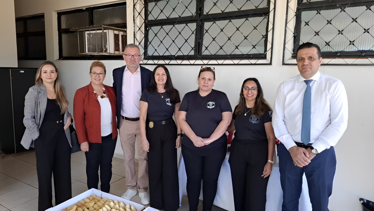 Participaram também a vereadora Evalda, a juíza Dr.ª Maressa, o juiz da execução penal do interior, Dr. Luiz Felipe, e outras autoridades. Foto: Divulgação/Prefeitura de Três Lagoas