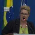 Vereadora cobra melhores condições de trabalho para profissionais de apoio à inclusão escolar