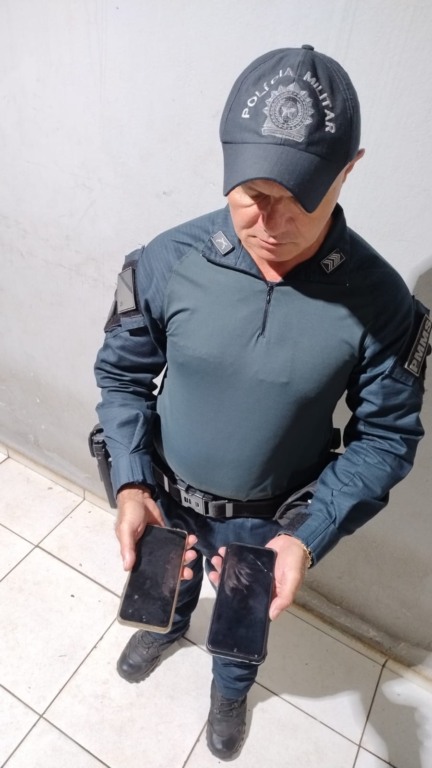 Homem é flagrado com celulares furtados após ser rastreado pela vítima