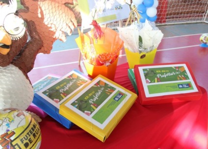 Três Lagoas realiza entrega de mais de mil kits de materiais a professores da Reme