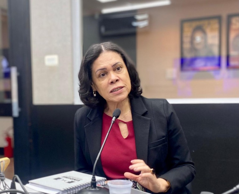 Secretária de Educação detalha avanços e desafios da rede pública