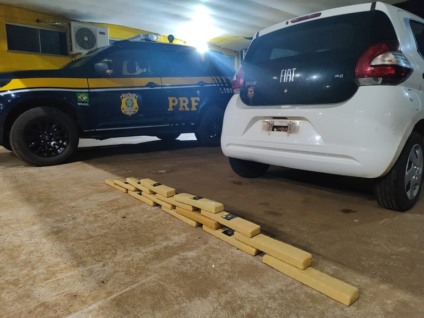PRF apreende quase 15 Kg de maconha após perseguição na BR-262
