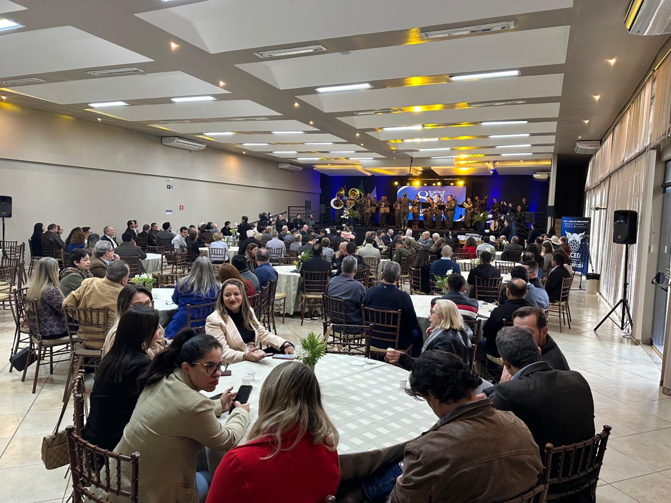 Café da manhã marcou o aniversário da ACED com homenagem aos ex-presidentes / Foto: Jhonatan Xavier