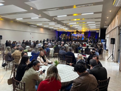 Café da manhã marcou o aniversário da ACED com homenagem aos ex-presidentes / Foto: Jhonatan Xavier