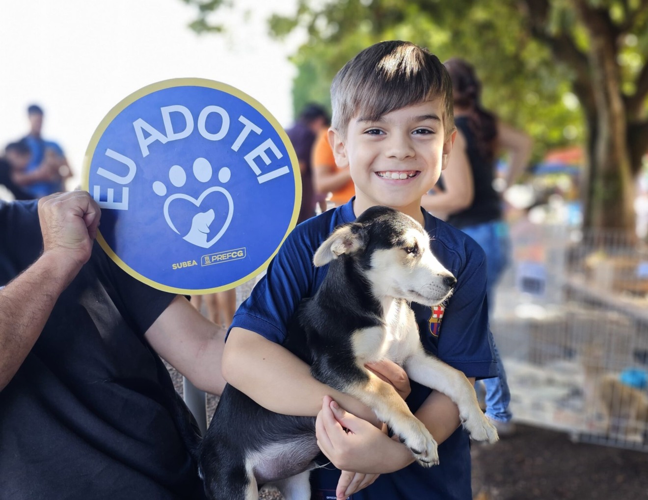 Para adotar, é necessário apresentar documento com foto e comprovante de residência - Foto: Reprodução/ Subea