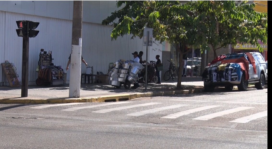 O Código de Posturas do município proíbe a obstrução das calçadas. Foto: Arquivo