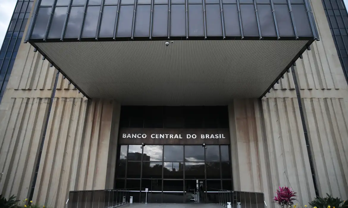 Ata cita desorganização nas contas públicas e crescimento de incertezas como entraves à convergência da inflação à meta - Foto:  Marcello Casal Jr/Agência Brasil