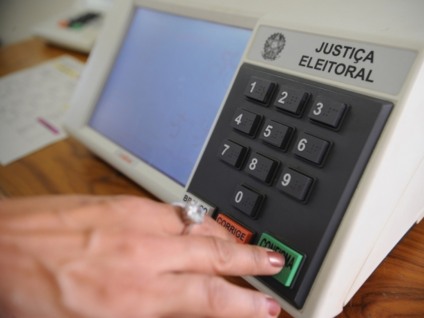 Pesquisa aponta Riedel reeleito em ampla vantagem em MS Pesquisa aponta Riedel reeleito em ampla vantagem em MS