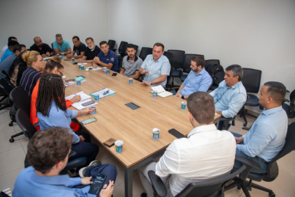 Parlamentares cobram respostas para entupimentos, mau cheiro e despejos irregulares na rede de esgoto- Foto: divulgação/CMTL