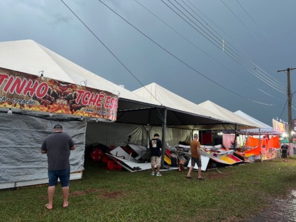 Tempestade causa estragos na Expoagro em Dourados (Fotos: Kátia Kuratone)