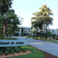 Oficiais de Justiça aguardam por reunião junto ao TJMS - Foto: Reproduão