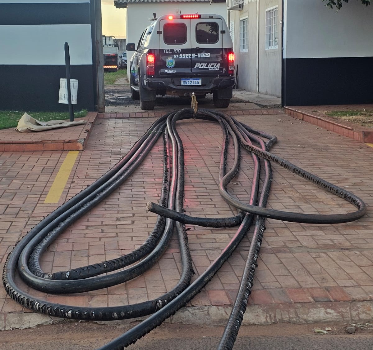 Ação criminosa foi flagrada durante patrulhamento na cidade - Foto: Divulgação/PMMS Ação criminosa foi flagrada durante patrulhamento na cidade - Foto: Divulgação/PMMS