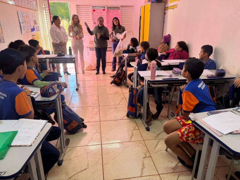115 estudantes do distrito de São Domingos foram contemplados - Foto: Reprodução/ Assessoria