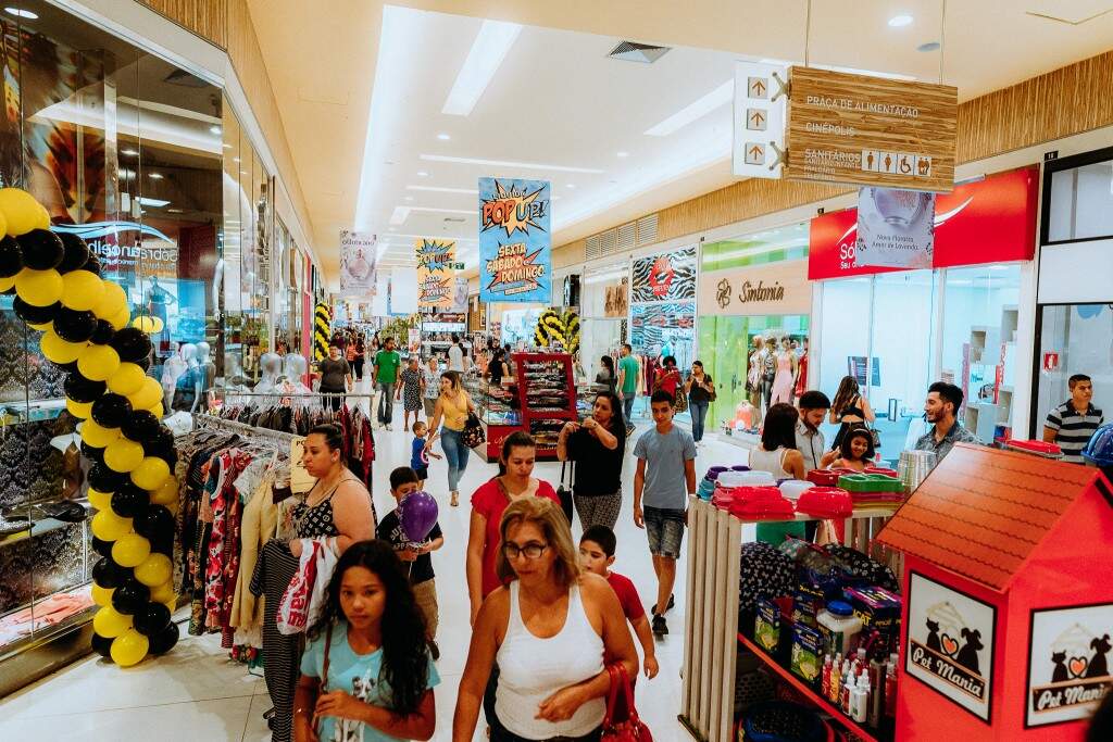 O Dia dos Namorados em Mato Grosso do Sul promete movimentar um volume significativo no comércio local, com uma estimativa de R$ 384,45 milhões O Dia dos Namorados em Mato Grosso do Sul promete movimentar um volume significativo no comércio local, com uma estimativa de R$ 384,45 milhões