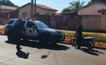 Força Tática prende foragido da Justiça com motocicleta roubada em Três Lagoas