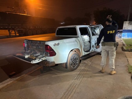 Mais de 1.600 kg foram encontrados na caminhonete - Foto: Divulgação/PRF