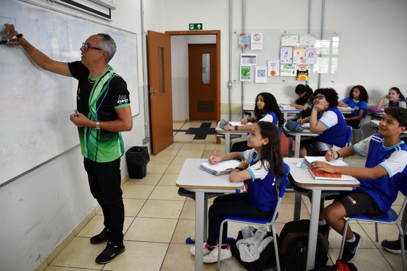 Iniciativa busca aproximar estudantes do mundo do trabalho com apoio de voluntários ligados à indústria - Foto: Divulgação/Fiems