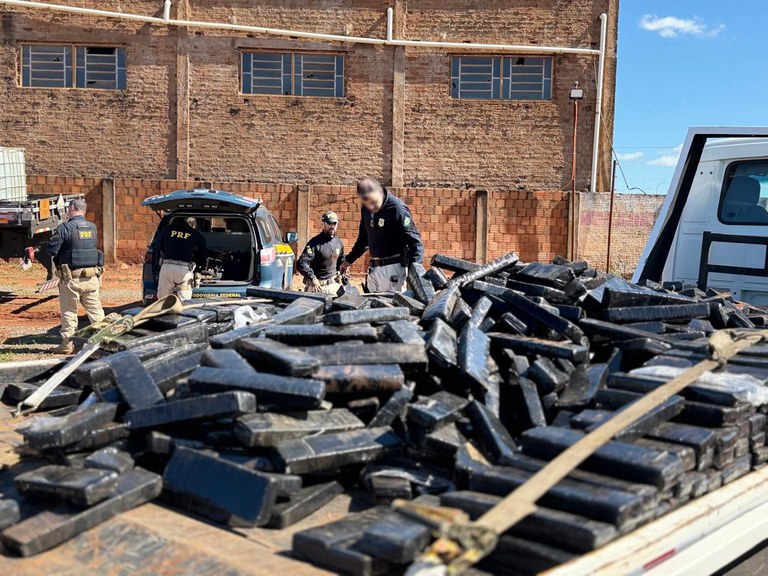 Em Batagassu, munições de fuzil também foram apreendidas - Foto: PRF Em Batagassu, munições de fuzil também foram apreendidas - Foto: PRF
