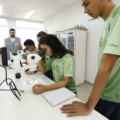 Centro de Excelência – alunos no laboratório. Foto: SENAR MS