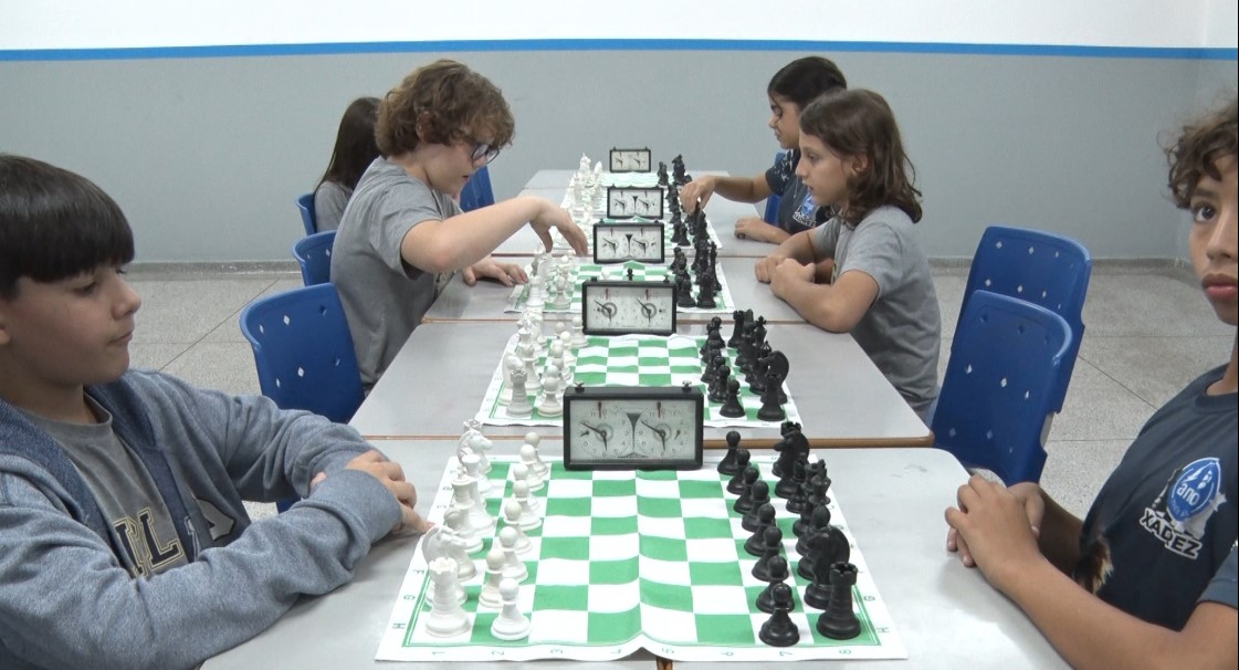 Inicialmente, a expectativa era de 200 enxadristas, mas o número foi superado devido à importância da etapa para o cálculo de rating Fide Rápido. Foto: Reprodução/TVC HD.