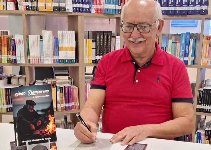 Livro de Idroaldo Mariano de Paula reúne 12 histórias - Foto: Raquel de Souza