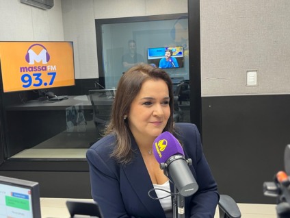Adriane Lopes nos estúdios da Massa FM Campo Grande - Foto: Luiz Gustavo Soares/Portal RCN67