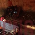 Carro causa acidente com bicicleta elétrica e deixa local