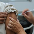 Segundo a Sems, a cobertura vacinal entre os grupos prioritários (gestantes, idosos e crianças) está em 45,96% (Foto: A. Frota)