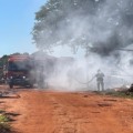 Incêndio criminoso em terreno baldio atinge instituição pública e coloca servidores em risco
