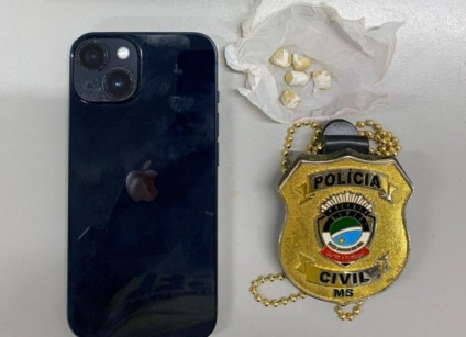 Os policiais acharam porções de drogas com dois dos adolescentes - Foto: Polícia Civil