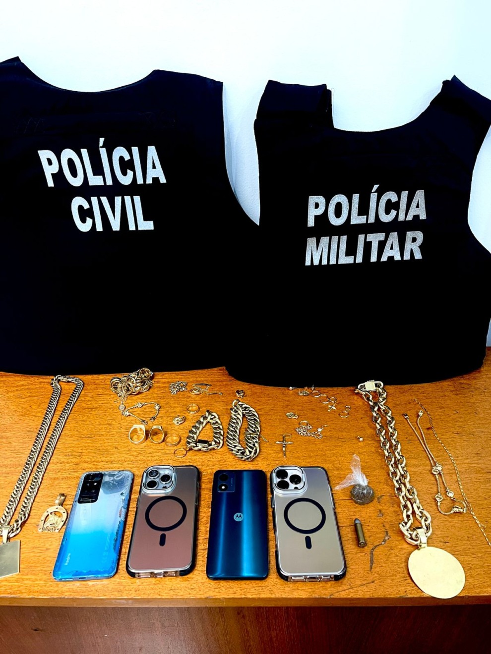 Mais de 50 policiais civis e militares deram cumprimento à 11 mandados de busca e apreensões, em diversos pontos da cidade. Foto: Divulgação/Polícia Civil