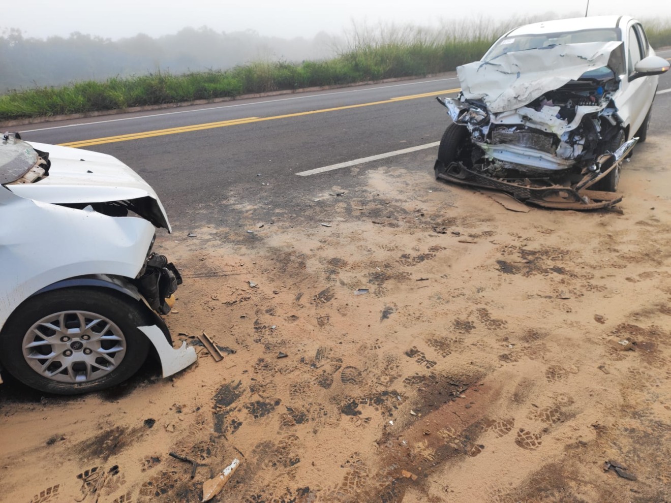 Um trecho da rodovia precisou ser interditado, o que causou congestionamento. Foto: Divulgação/PRF.